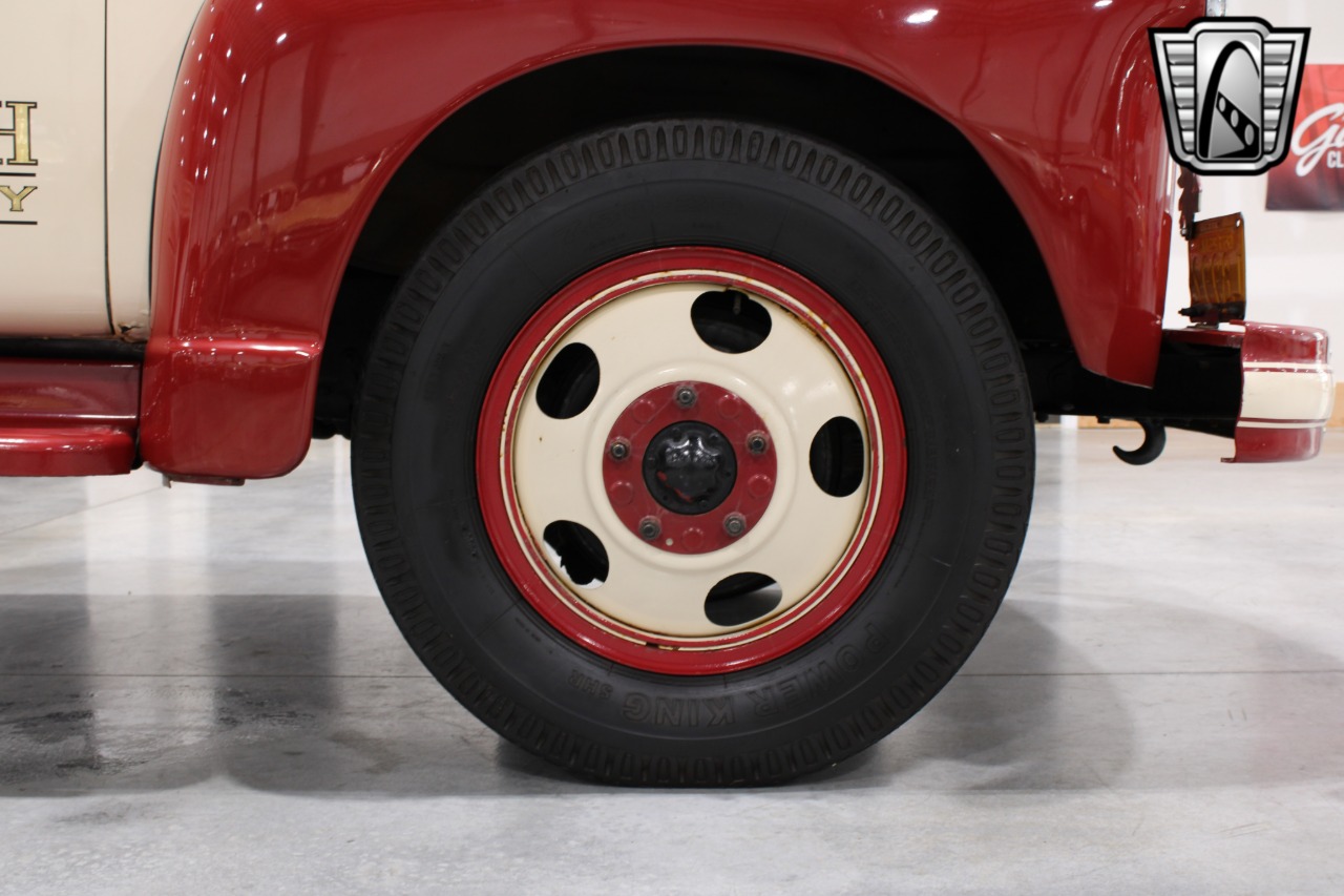 1953 Chevrolet 4400 82