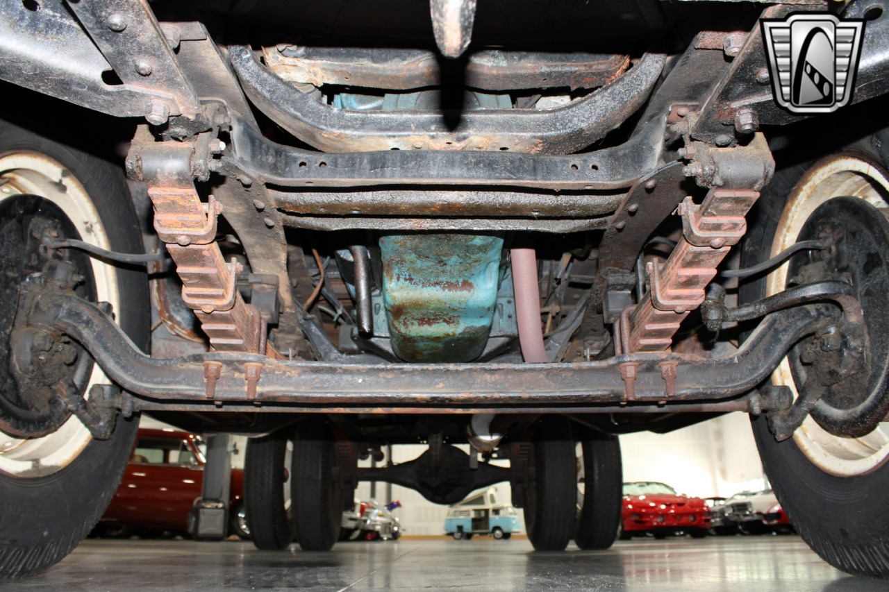 1953 Chevrolet 4400 27