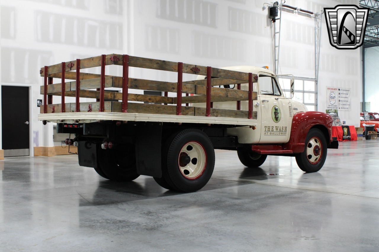 1953 Chevrolet 4400 13