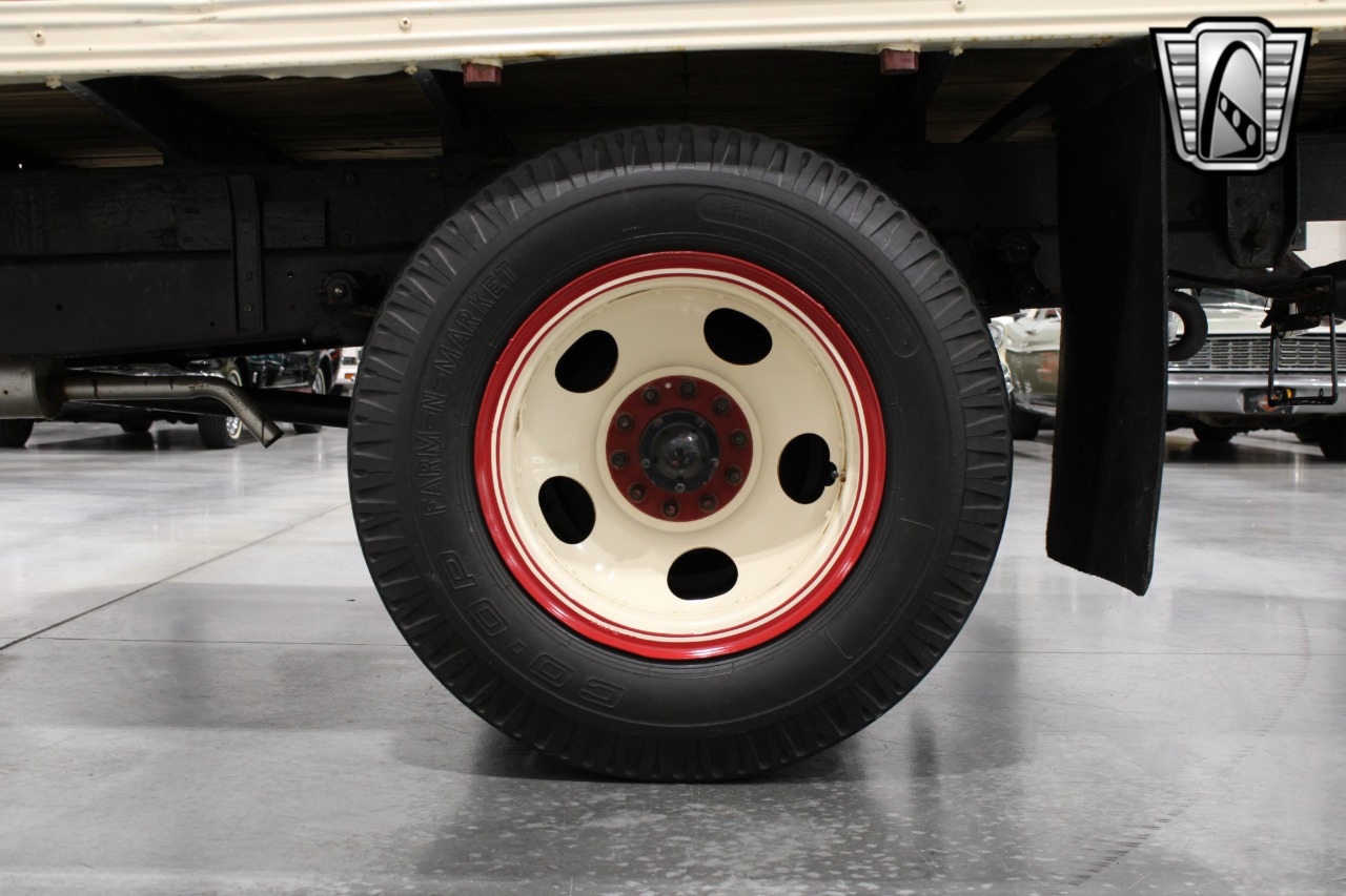 1953 Chevrolet 4400 65