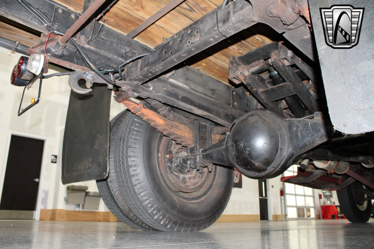 1953 Chevrolet 4400 30