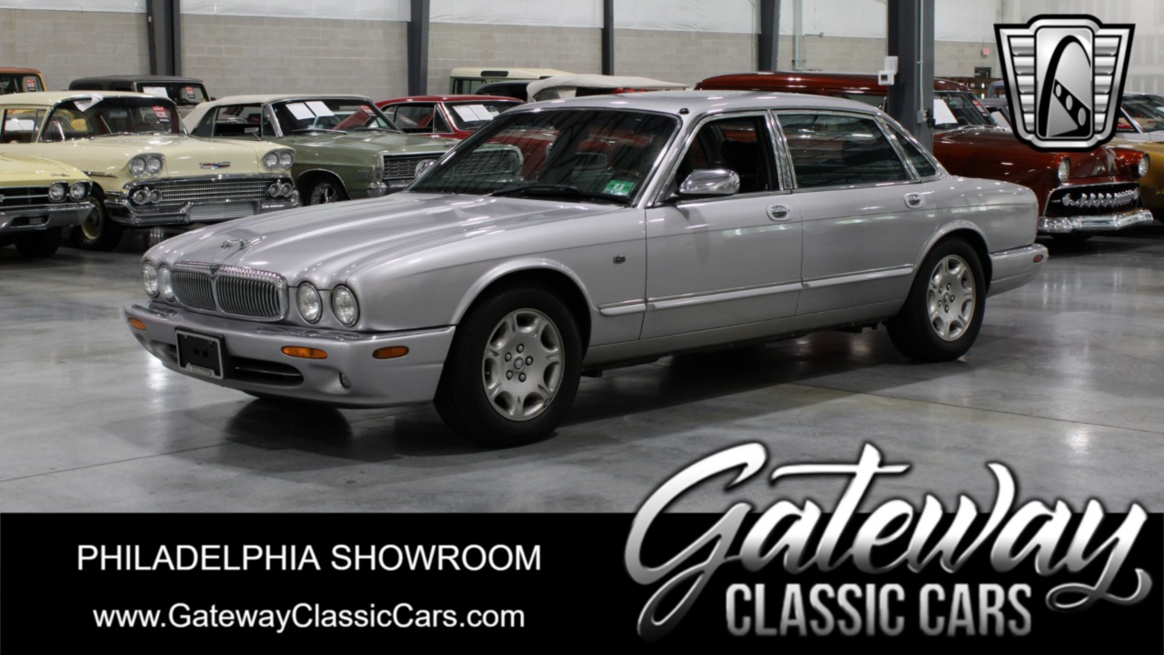 2002 Jaguar XJ-Series 1