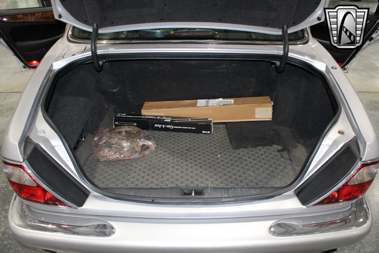 2002 Jaguar XJ-Series 21