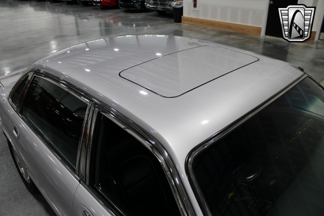 2002 Jaguar XJ-Series 49