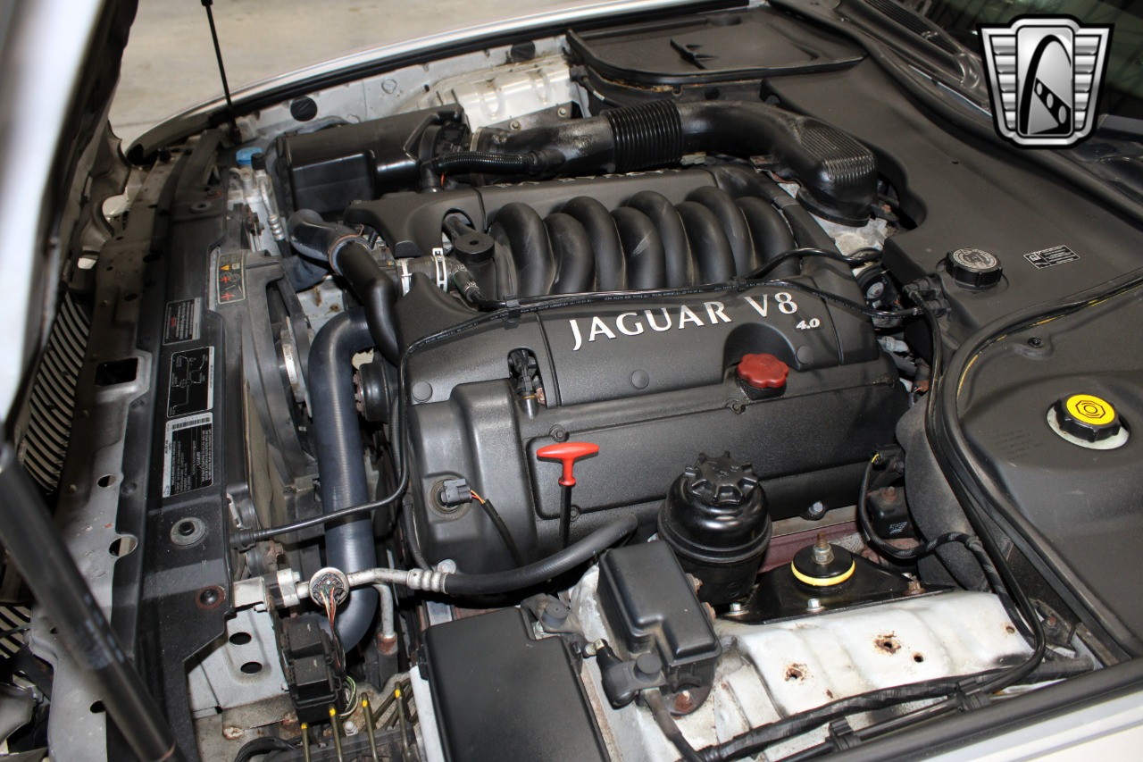 2002 Jaguar XJ-Series 9