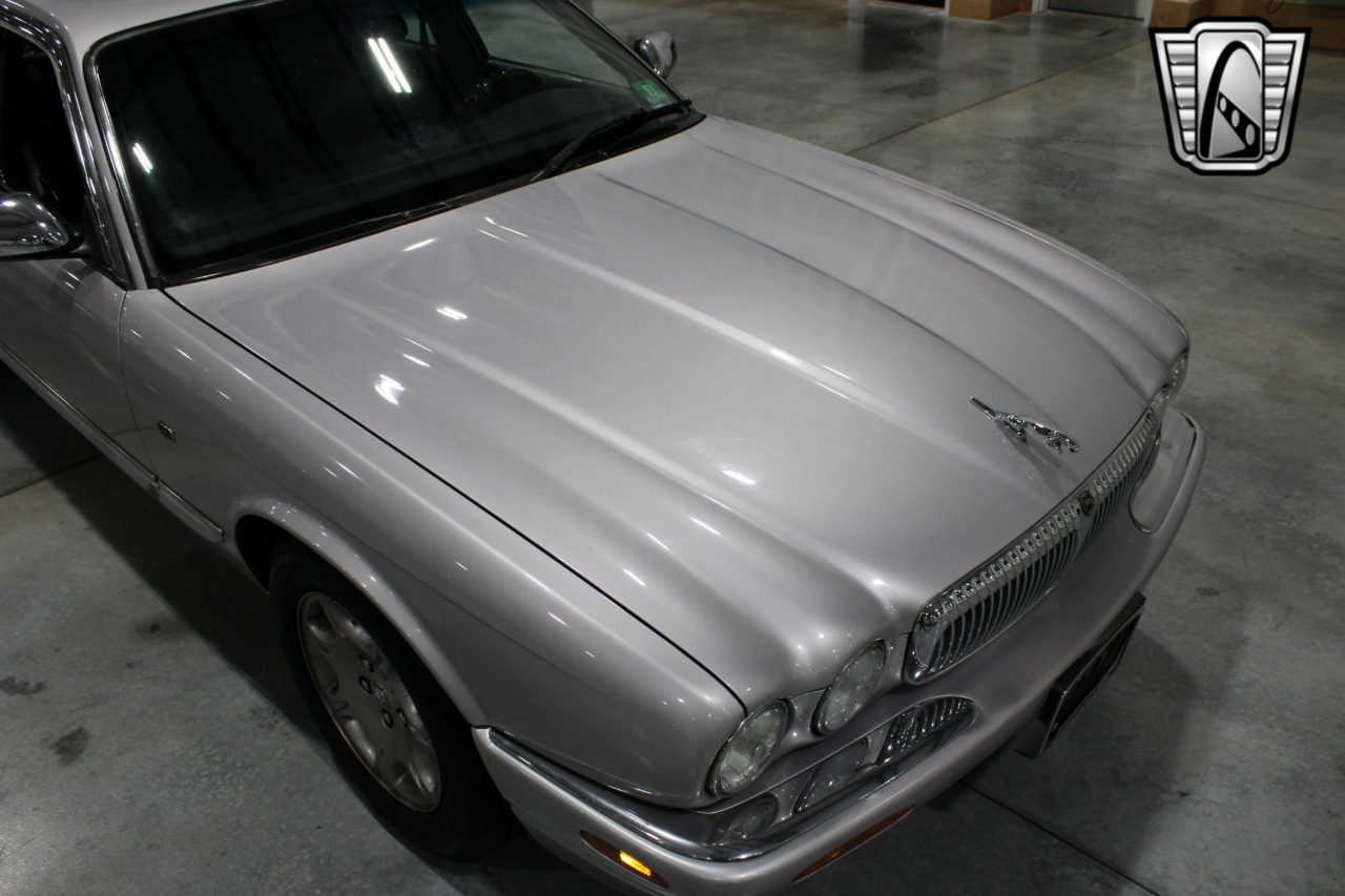2002 Jaguar XJ-Series 50