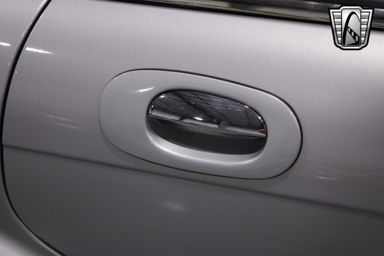 2002 Jaguar XJ-Series 76