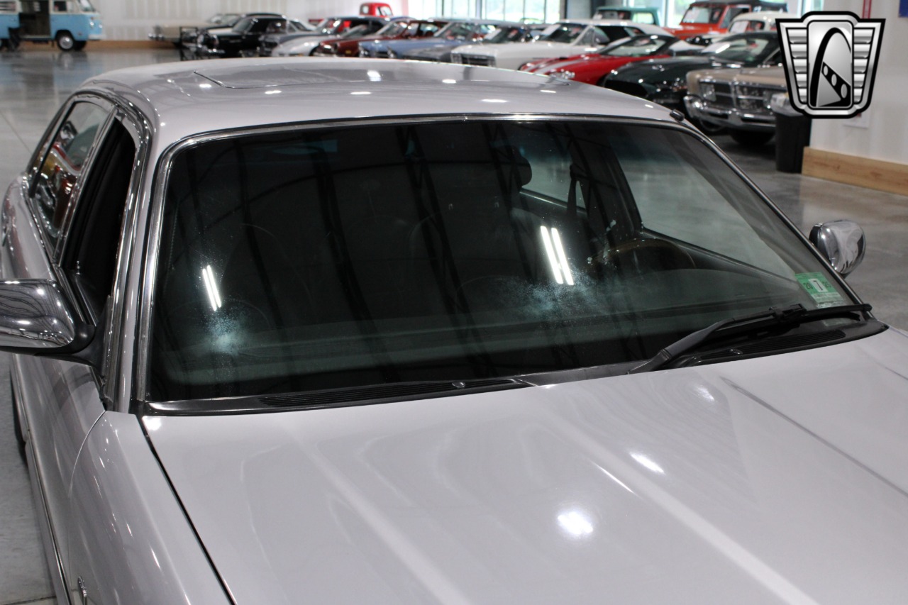 2002 Jaguar XJ-Series 81