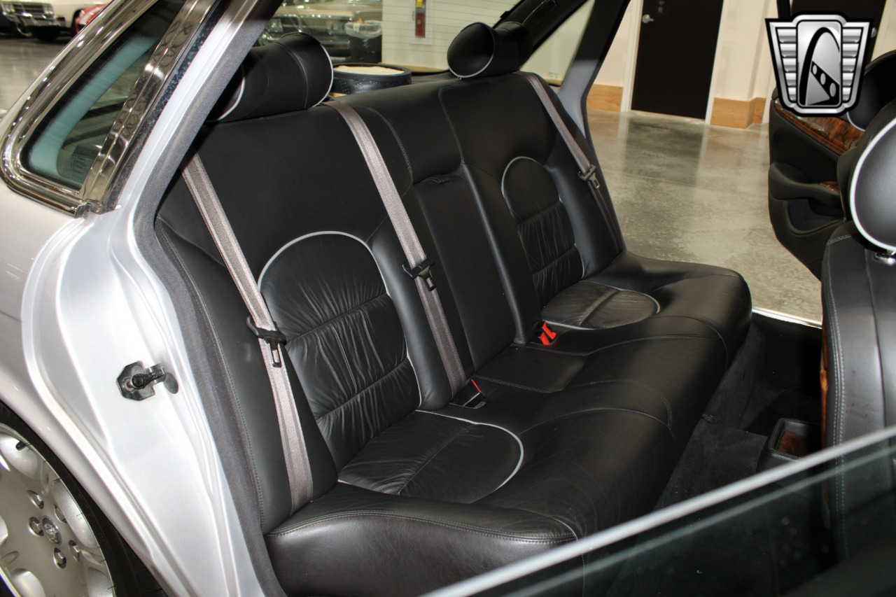 2002 Jaguar XJ-Series 24