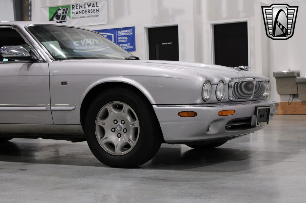 2002 Jaguar XJ-Series 85