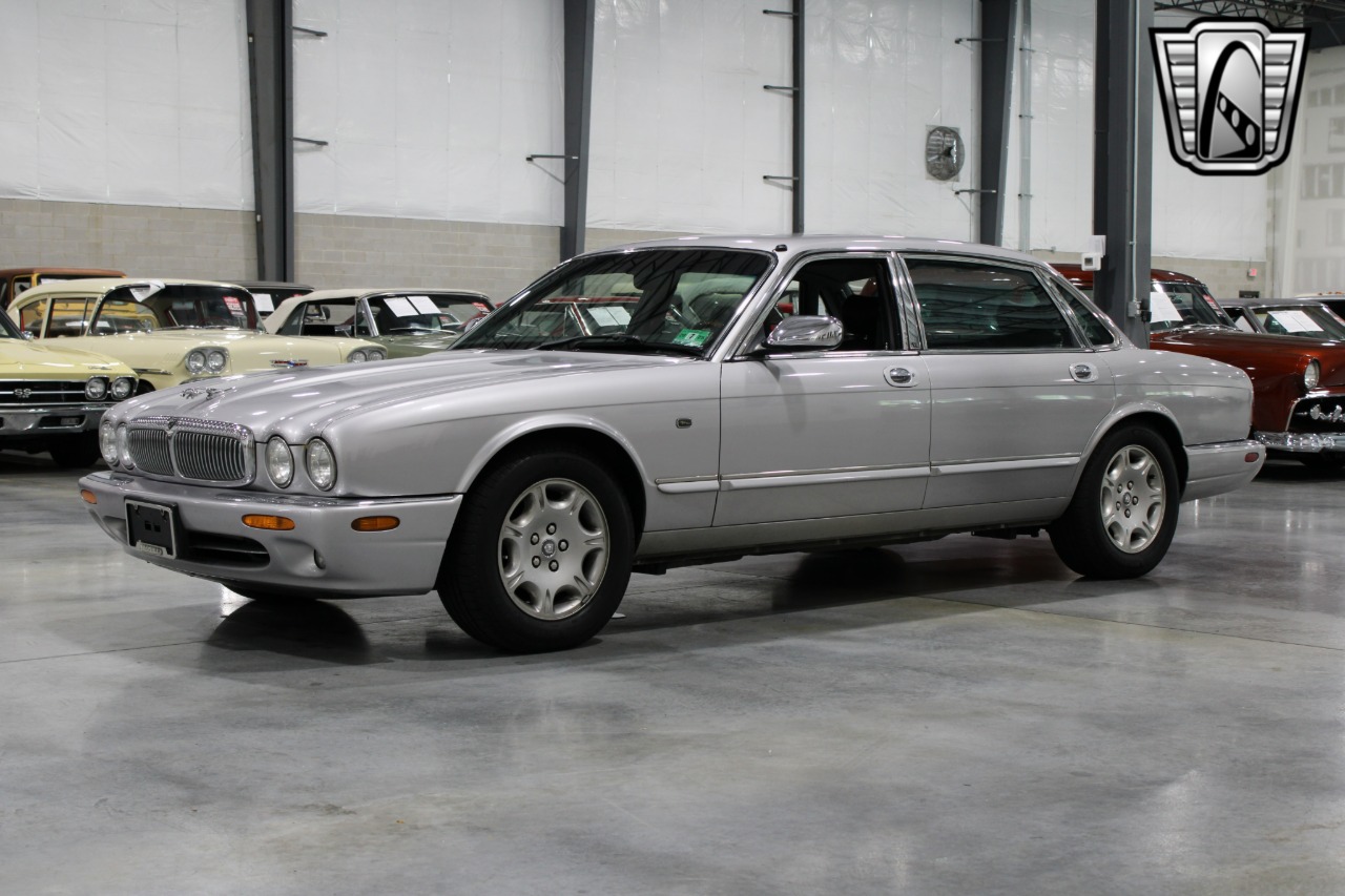 2002 Jaguar XJ-Series 12