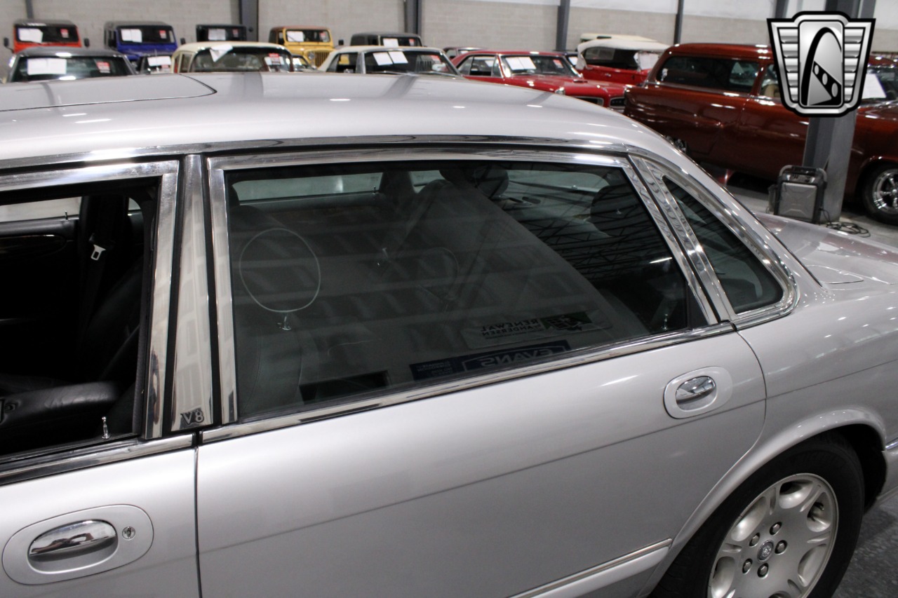 2002 Jaguar XJ-Series 62