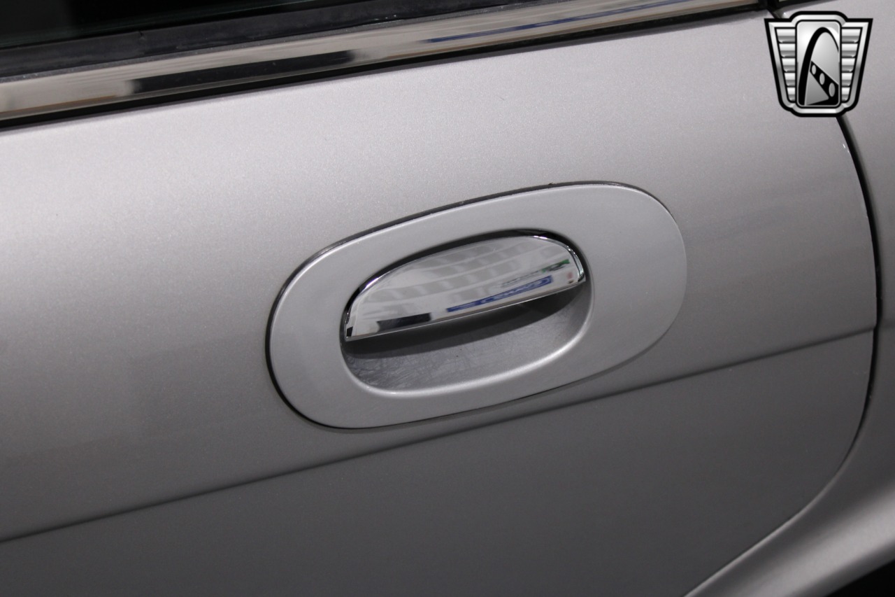 2002 Jaguar XJ-Series 63