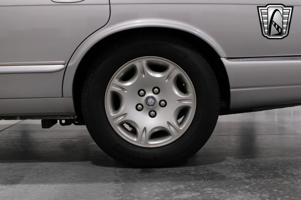 2002 Jaguar XJ-Series 64