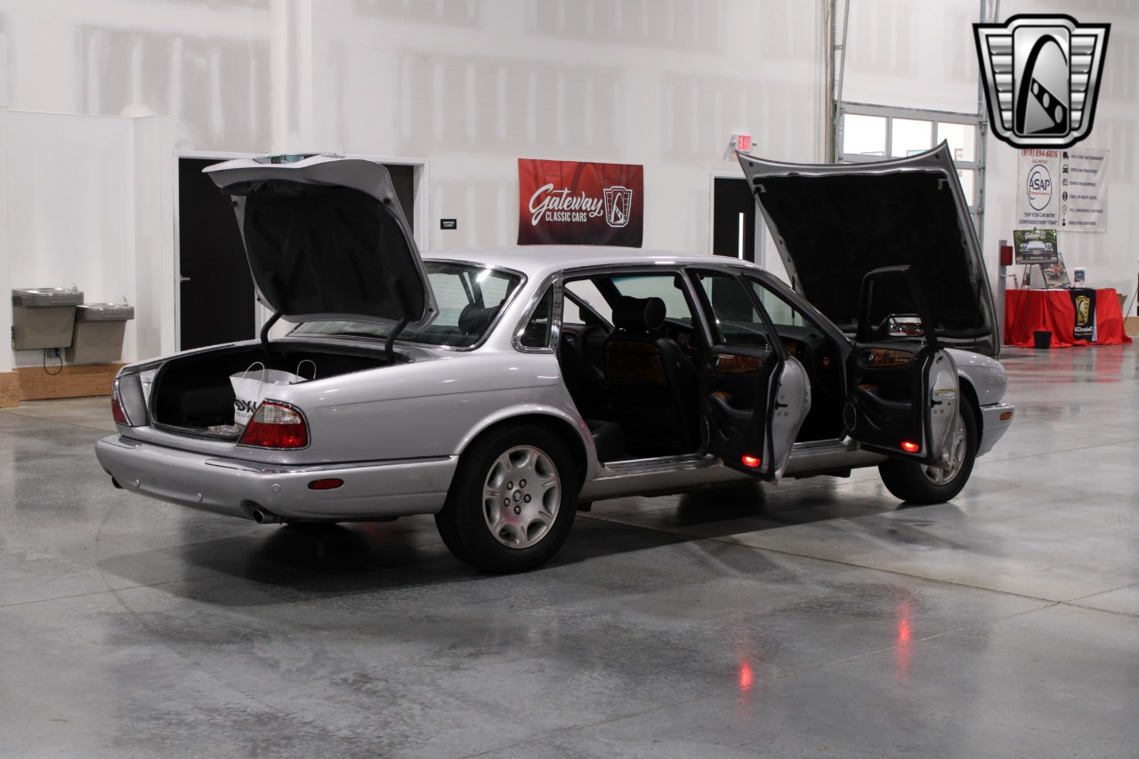 2002 Jaguar XJ-Series 90