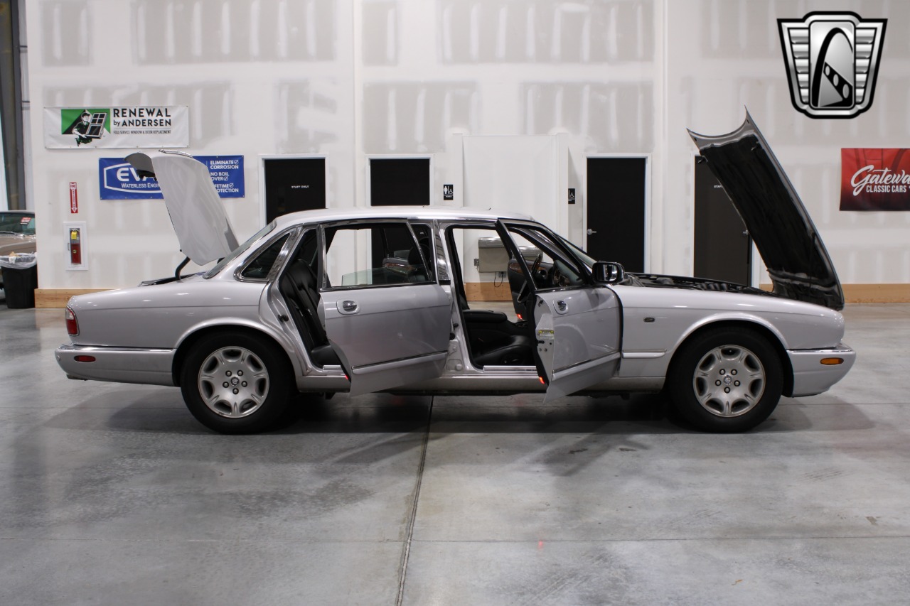 2002 Jaguar XJ-Series 91