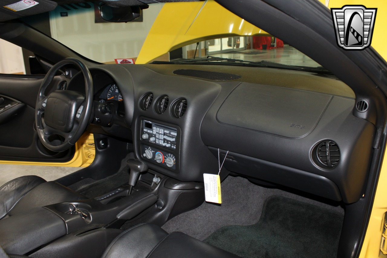 2002 Pontiac Firebird 24