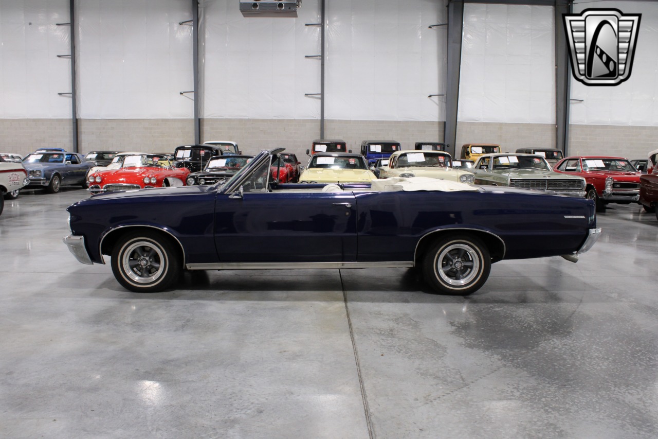 1964 Pontiac LeMans 32