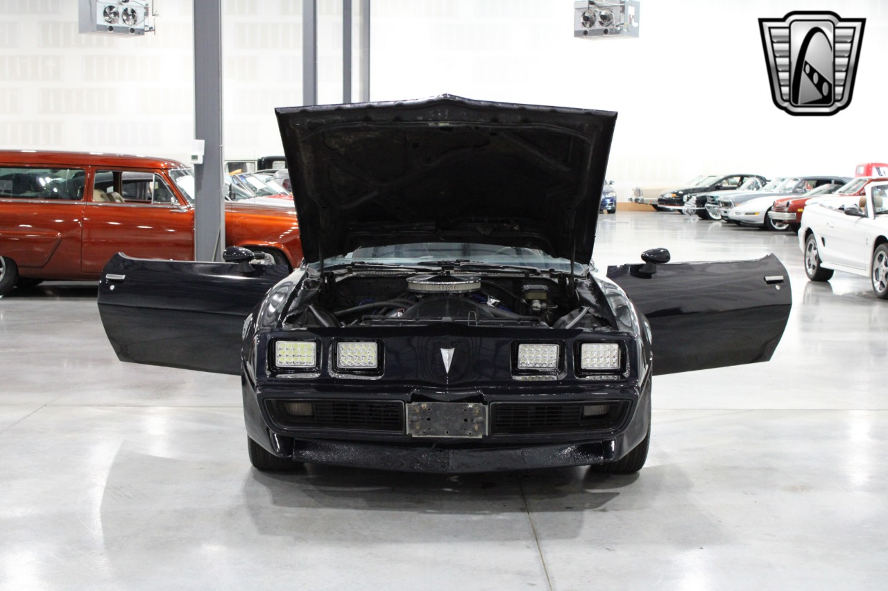 1981 Pontiac Firebird 21