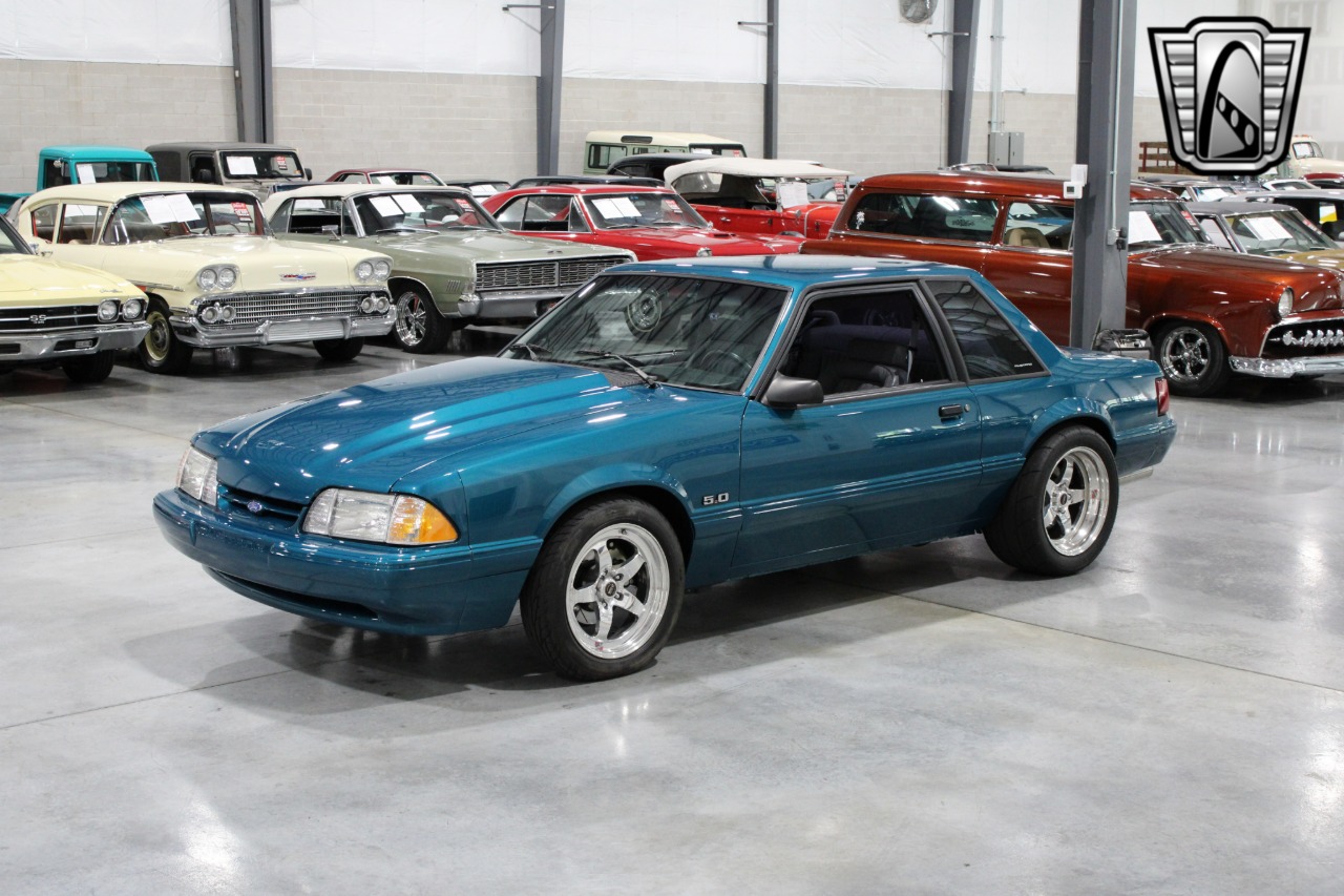 1993 Ford Mustang 14