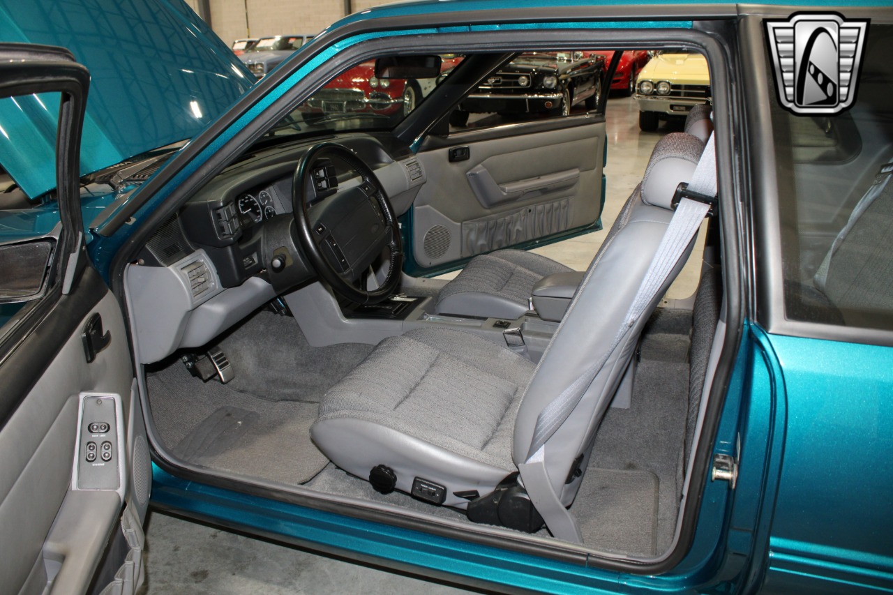 1993 Ford Mustang 6