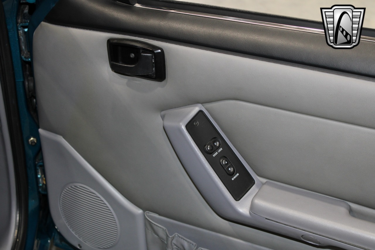 1993 Ford Mustang 99