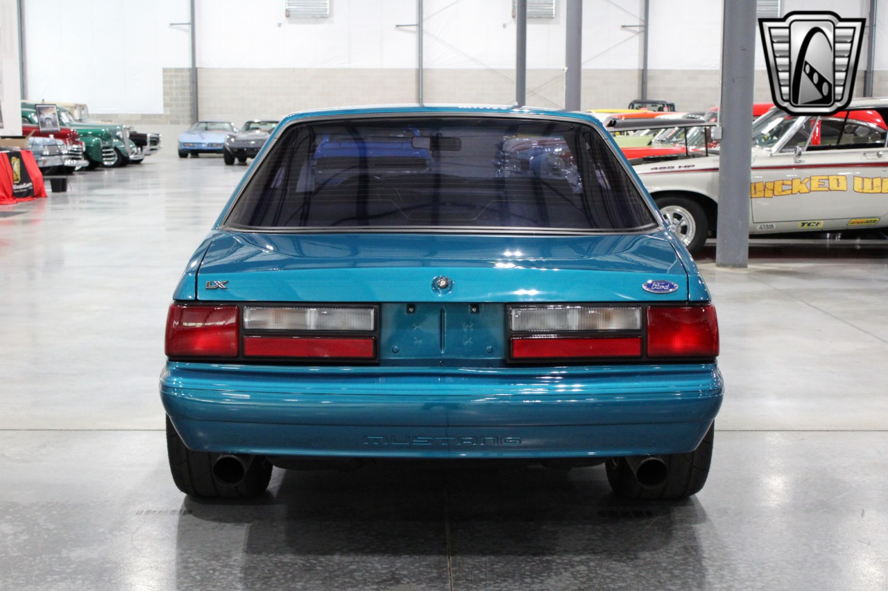 1993 Ford Mustang 34