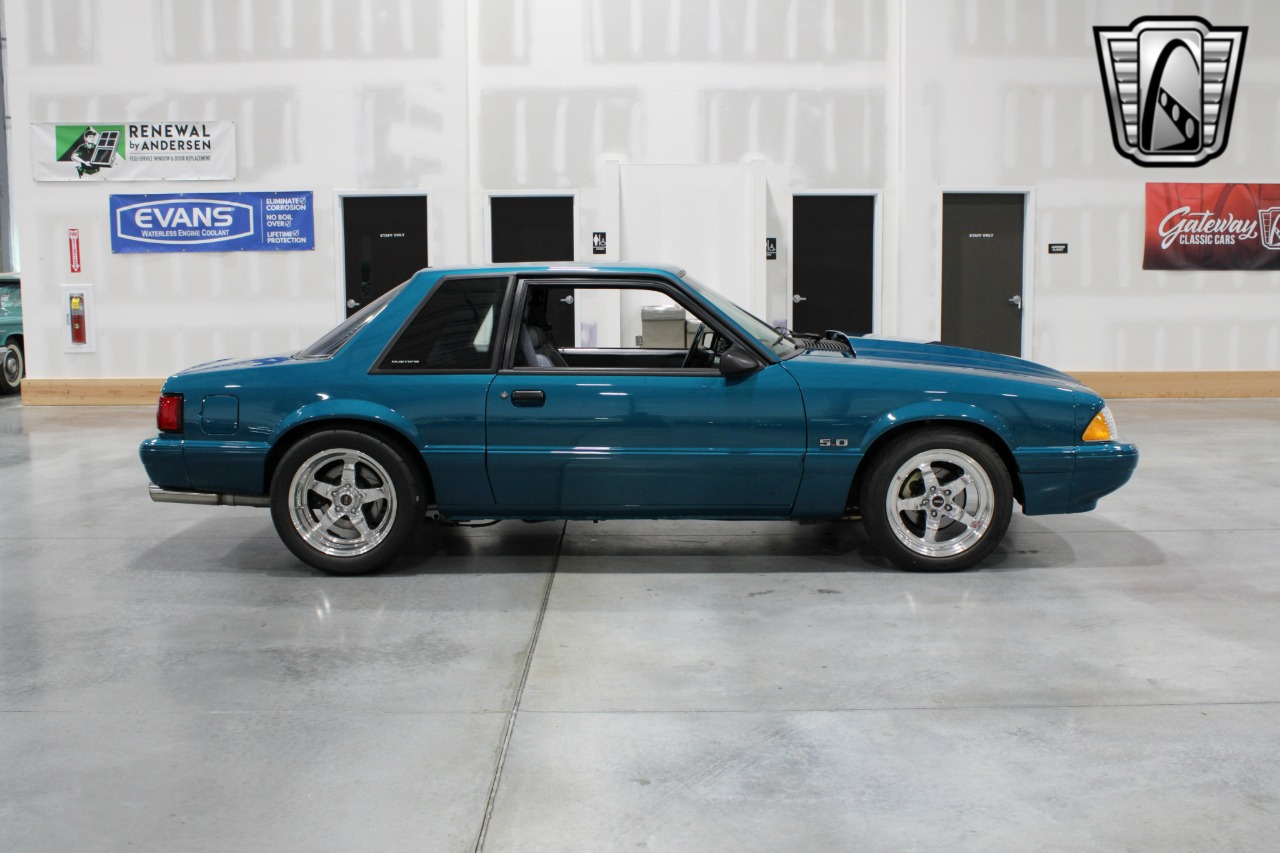 1993 Ford Mustang 36