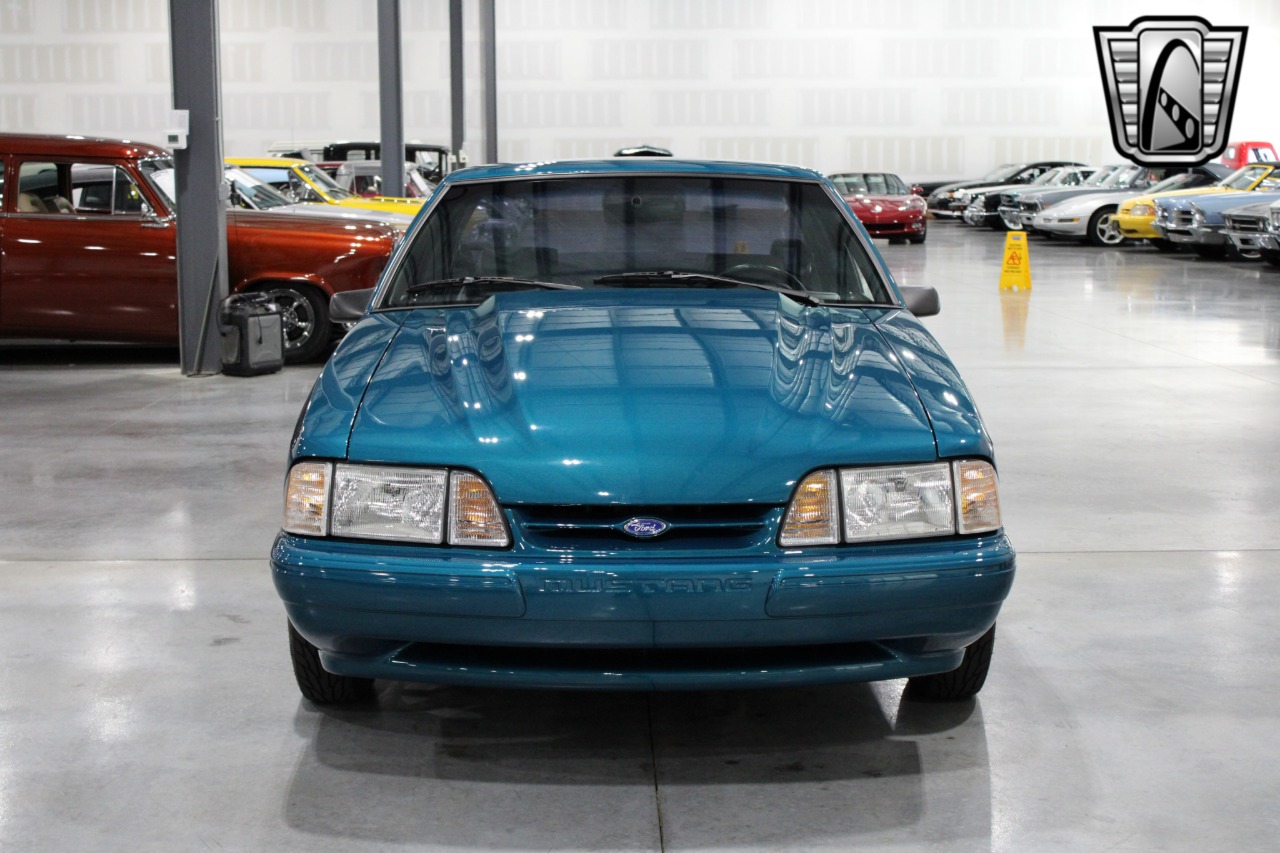 1993 Ford Mustang 38