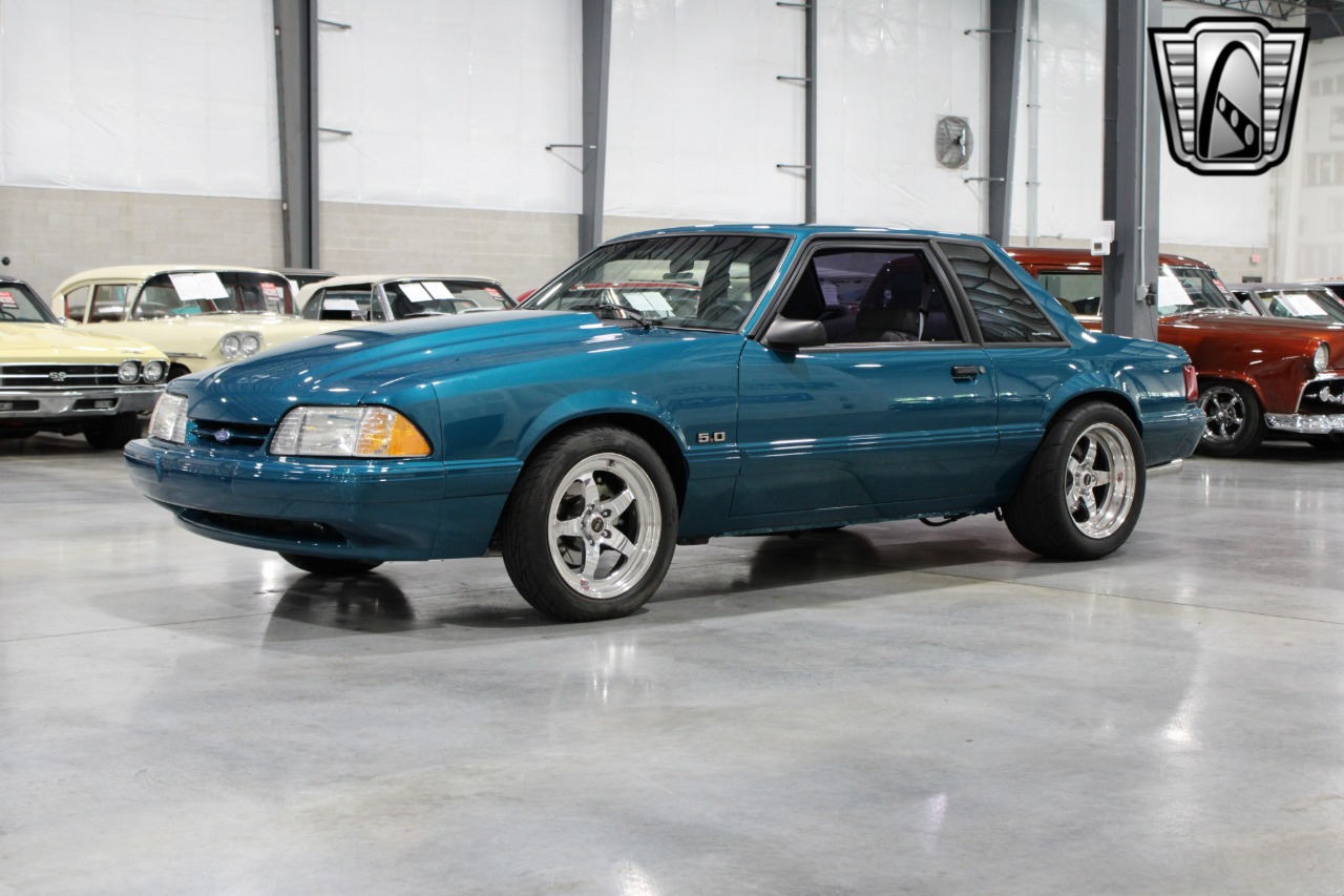 1993 Ford Mustang 12