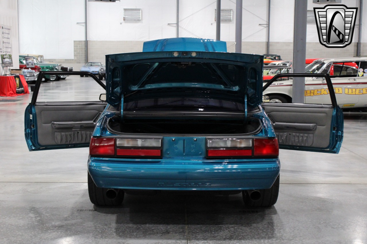 1993 Ford Mustang 18
