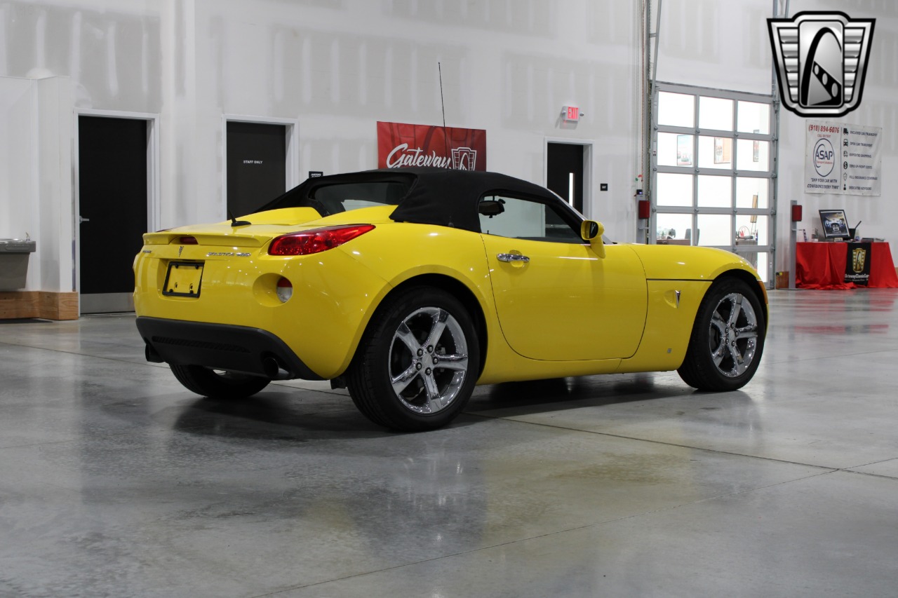 2008 Pontiac Solstice 13