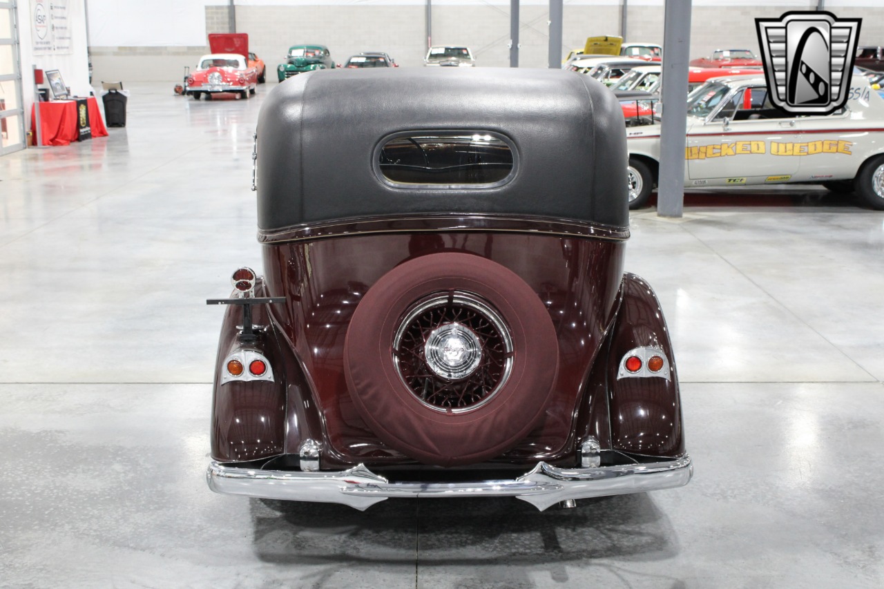 1935 Pierce-Arrow 845 44