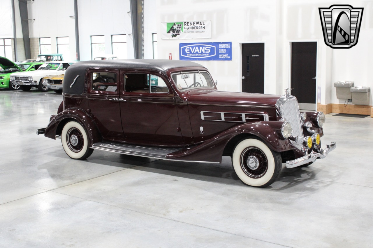 1935 Pierce-Arrow 845 47