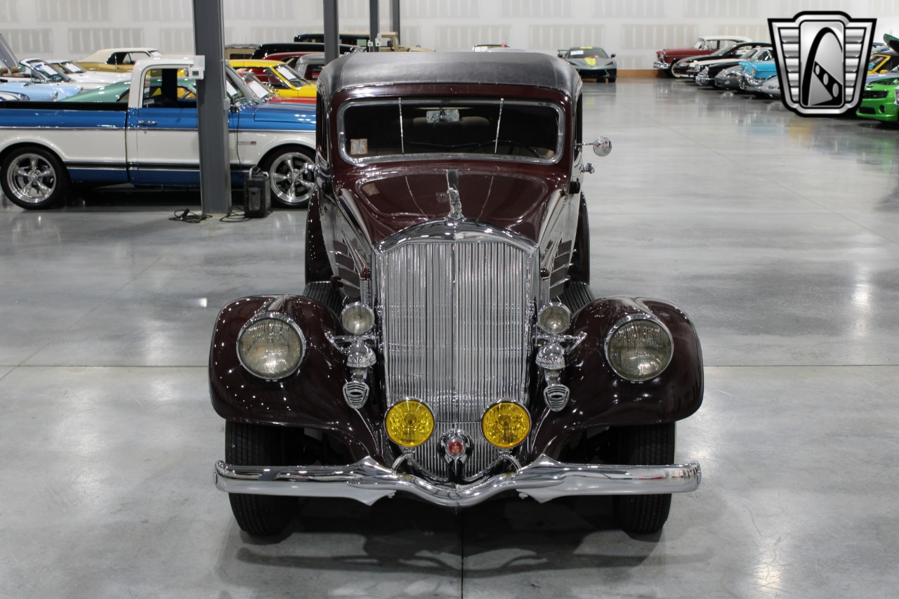 1935 Pierce-Arrow 845 48