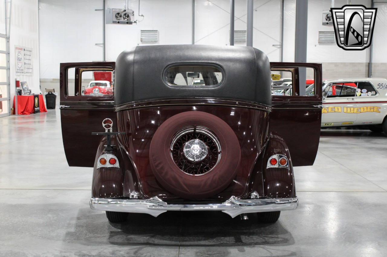 1935 Pierce-Arrow 845 18