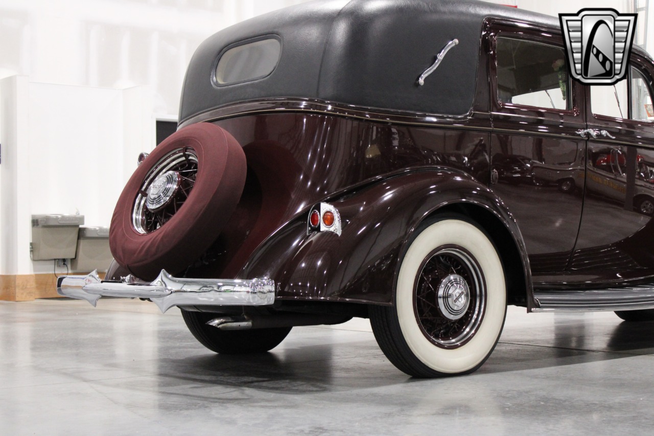 1935 Pierce-Arrow 845 76