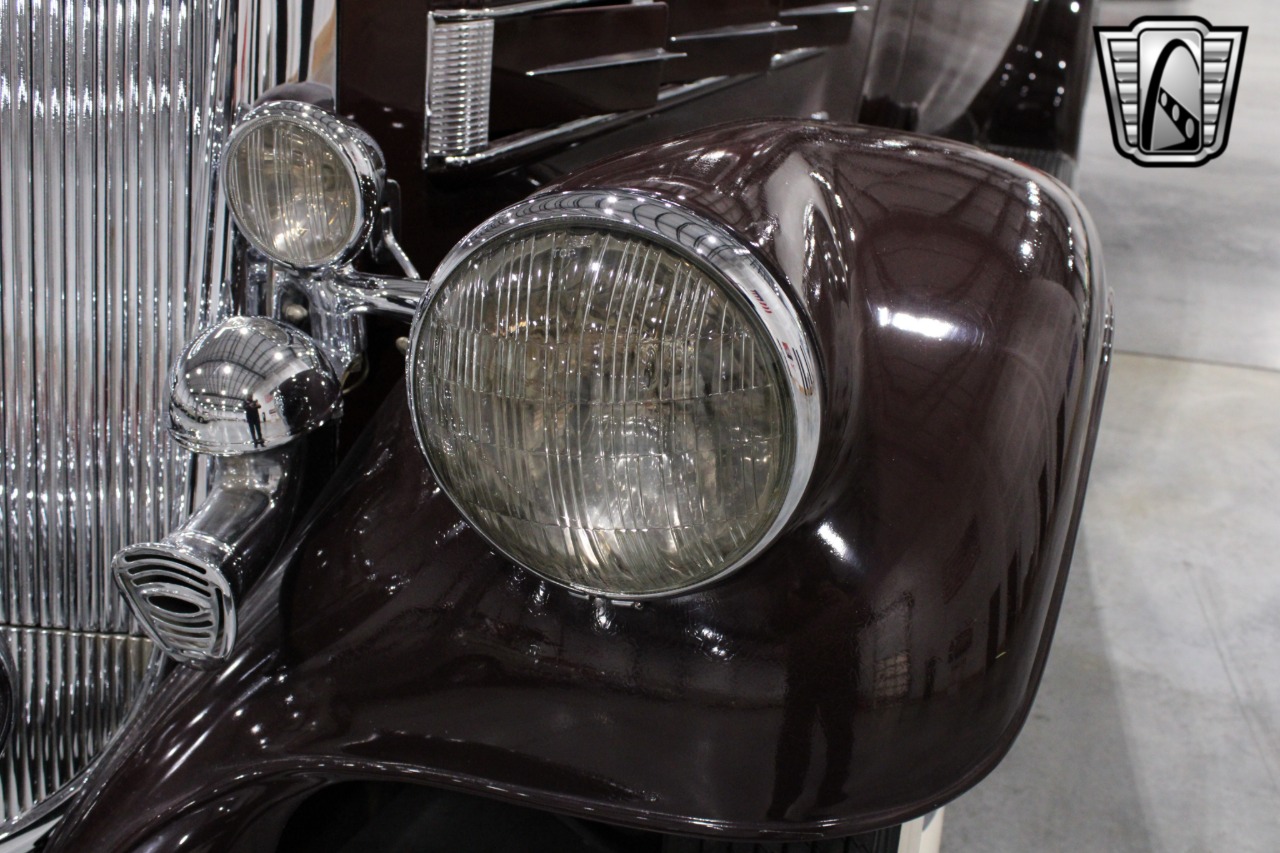 1935 Pierce-Arrow 845 52