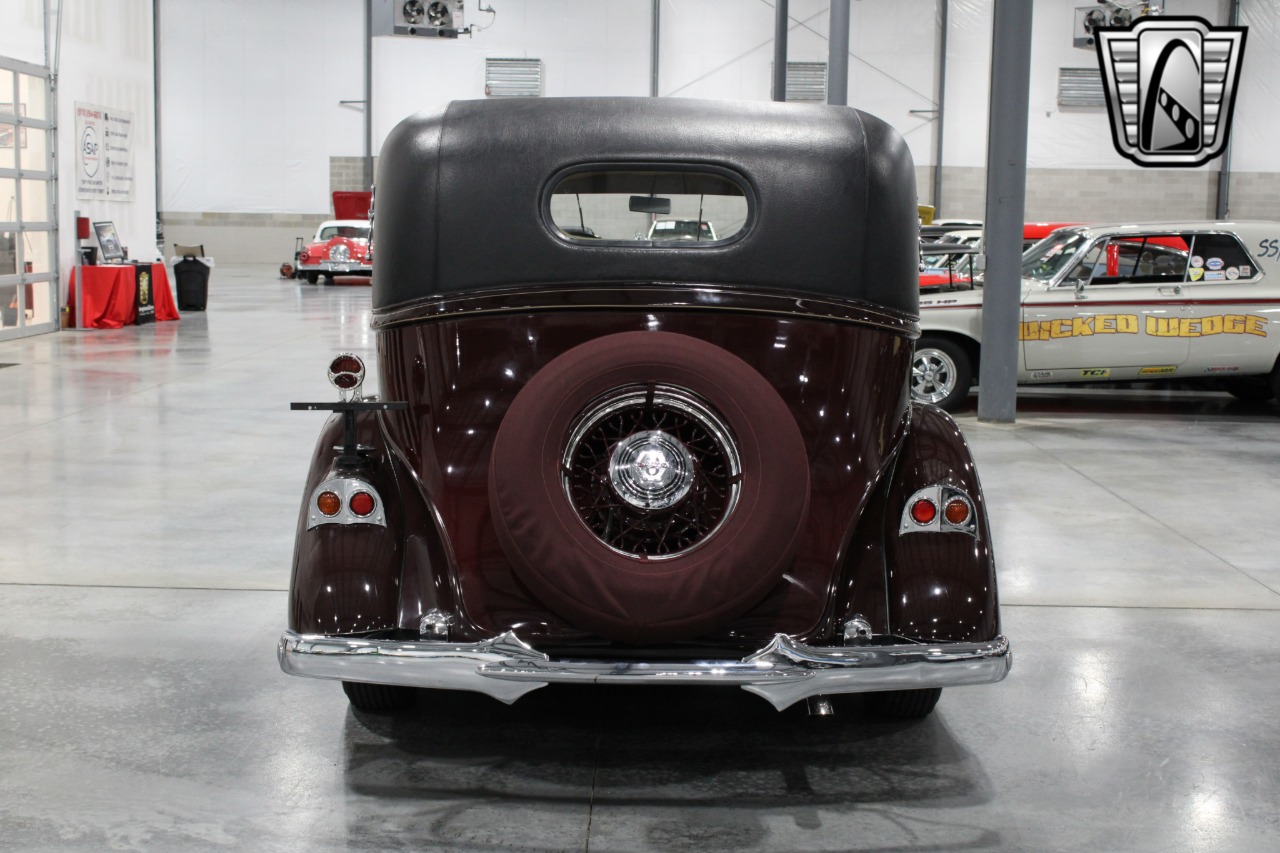 1935 Pierce-Arrow 845 32