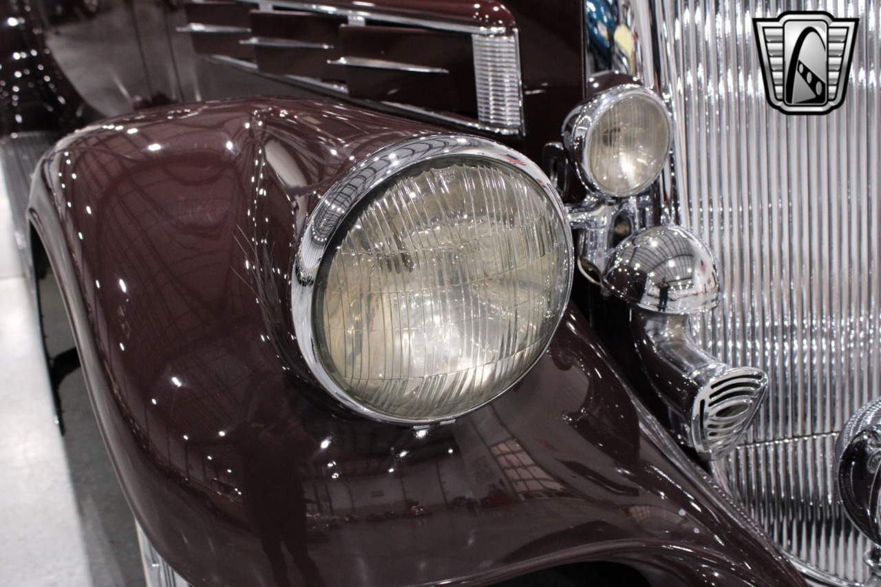 1935 Pierce-Arrow 845 90