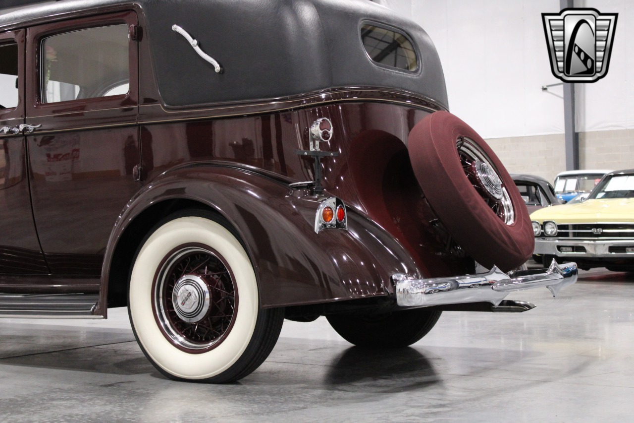 1935 Pierce-Arrow 845 67