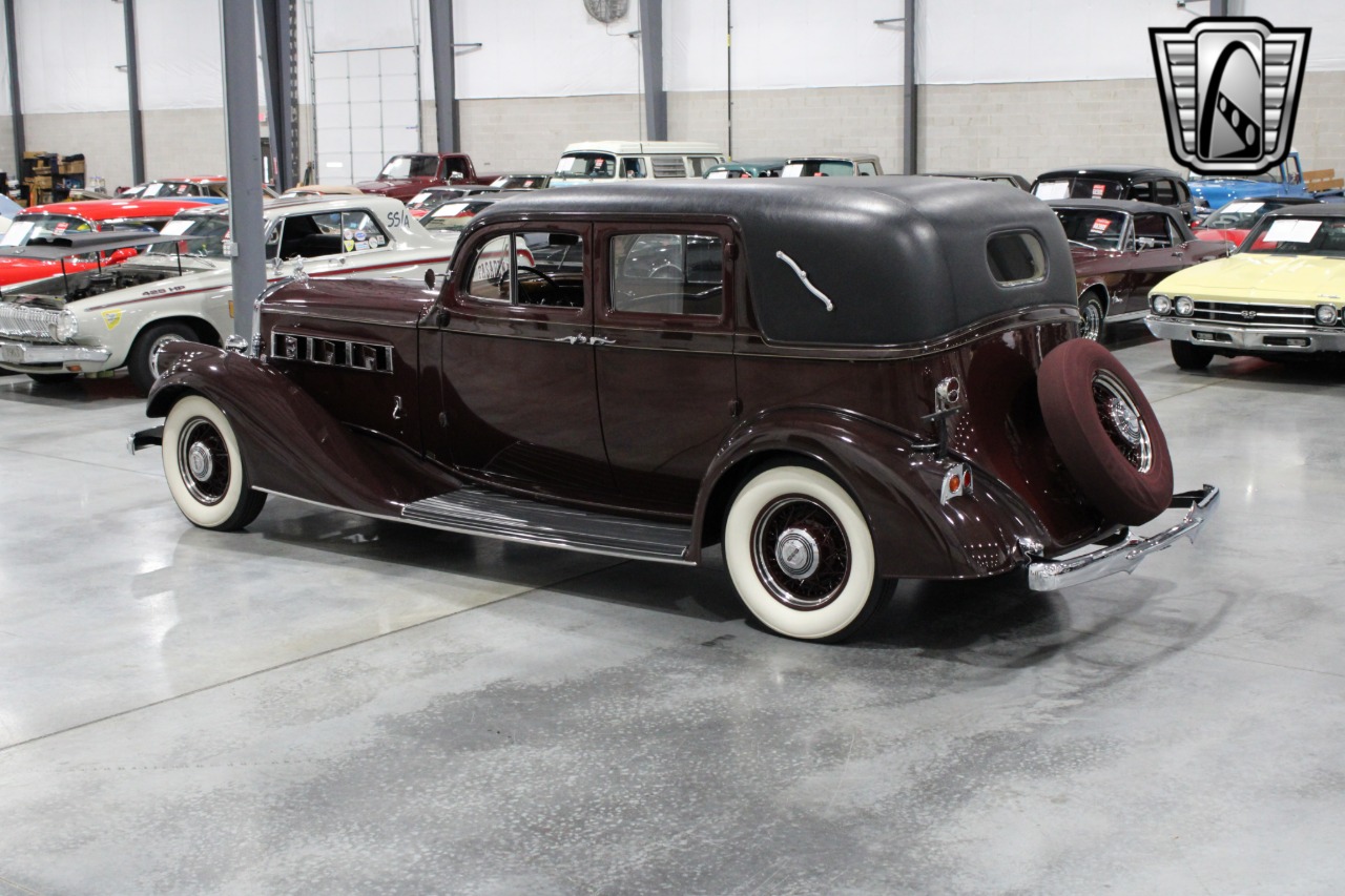 1935 Pierce-Arrow 845 43