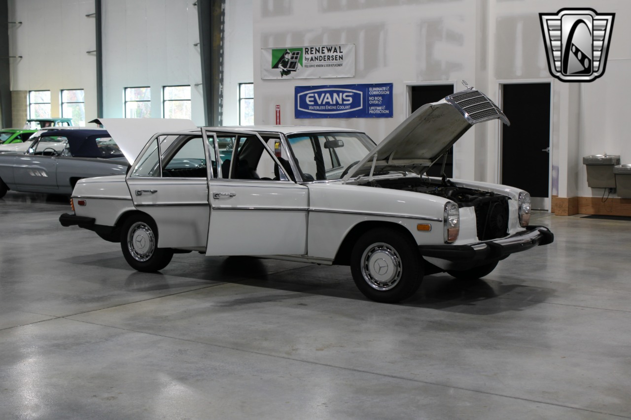 1974 Mercedes-Benz 115 20