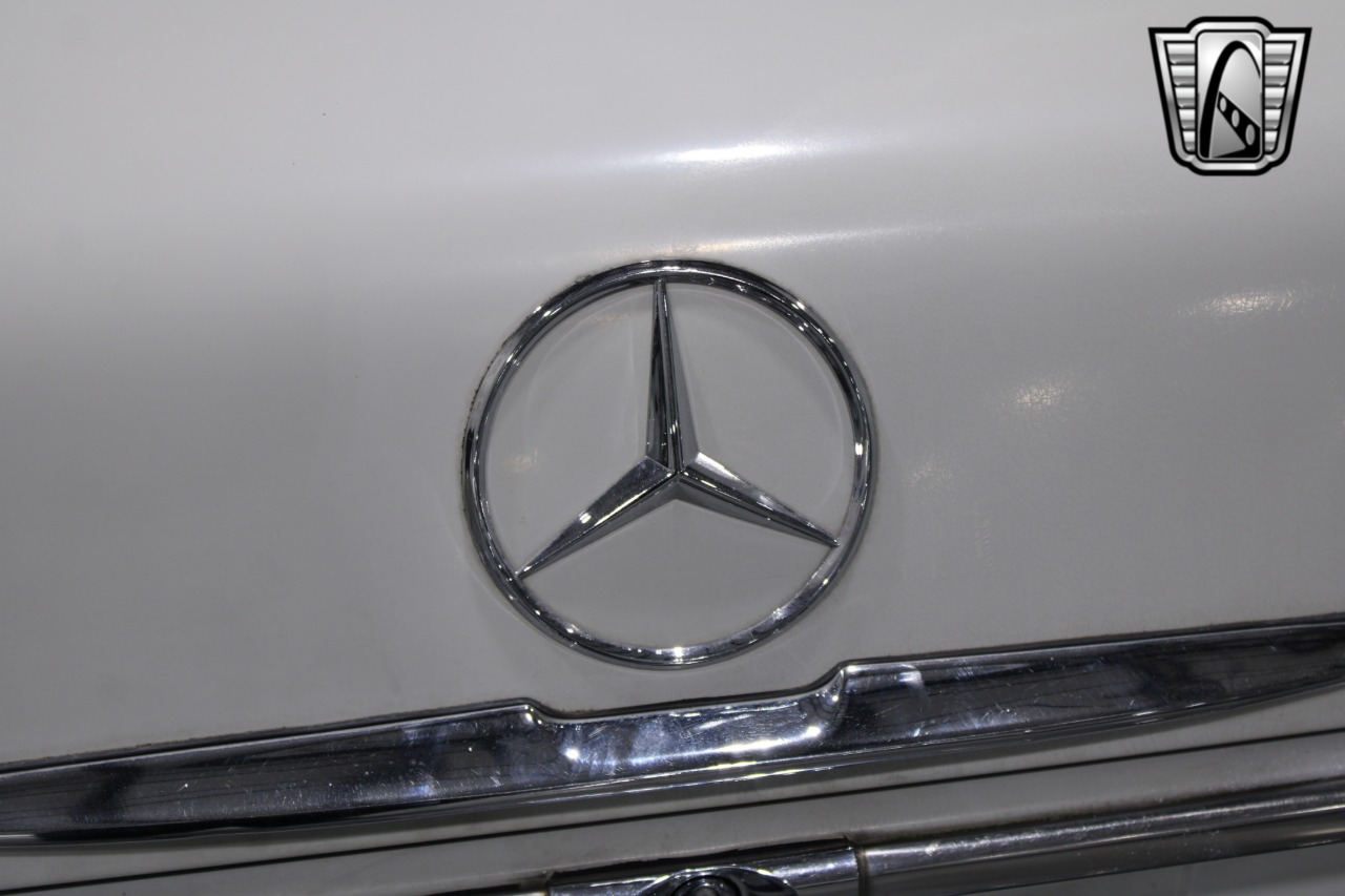 1974 Mercedes-Benz 115 70