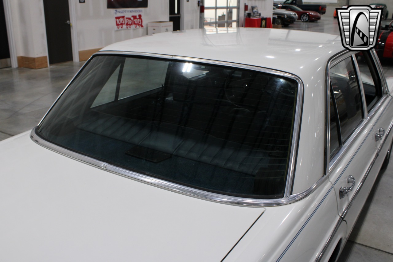 1974 Mercedes-Benz 115 71