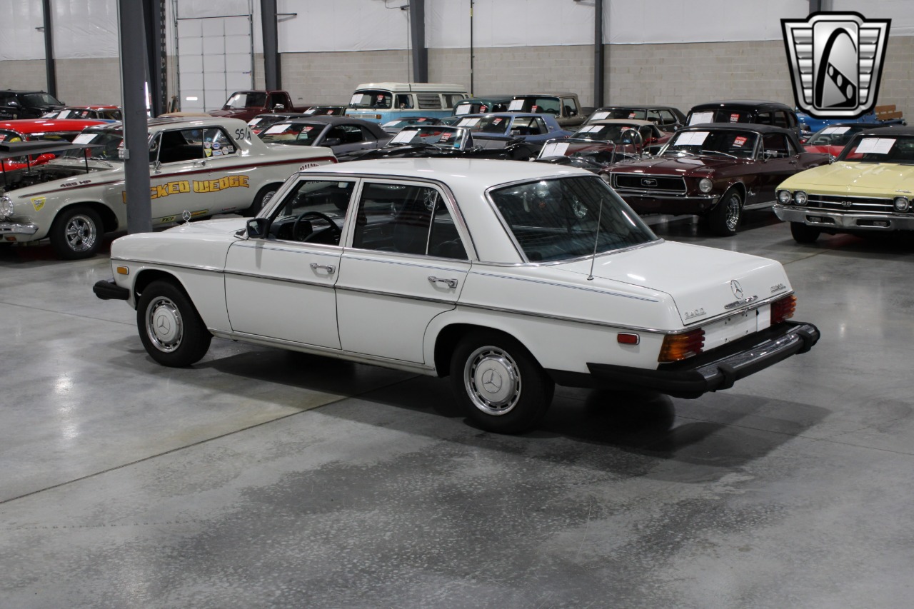1974 Mercedes-Benz 115 47