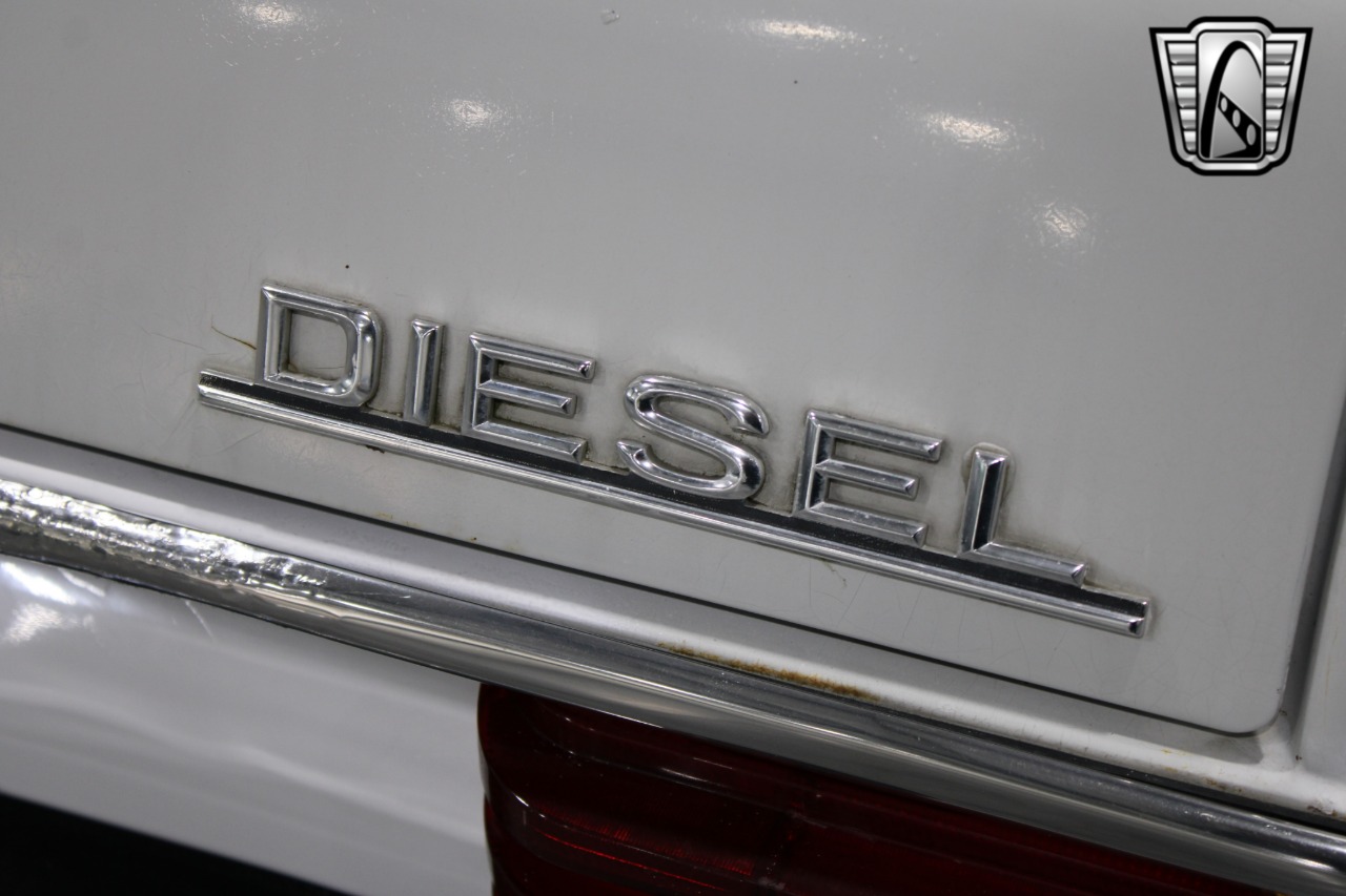 1974 Mercedes-Benz 115 72