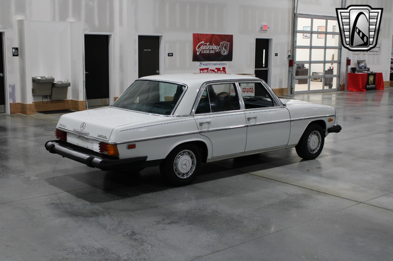 1974 Mercedes-Benz 115 15