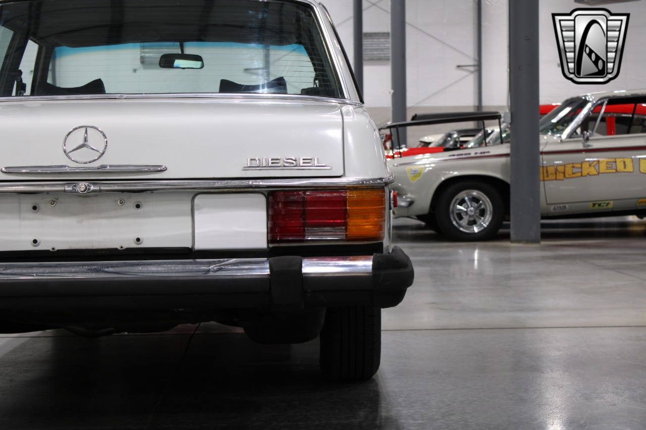 1974 Mercedes-Benz 115 74