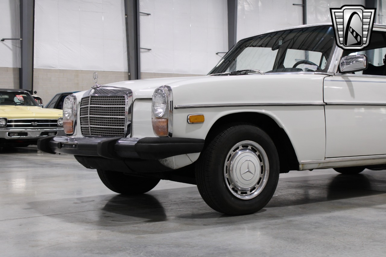 1974 Mercedes-Benz 115 54